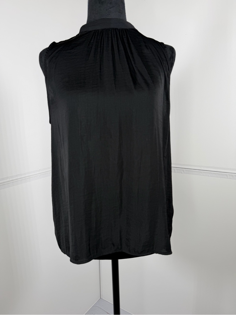 Joie 100% Polyester Black Sleeveless Keyhole Blouse Size Medium